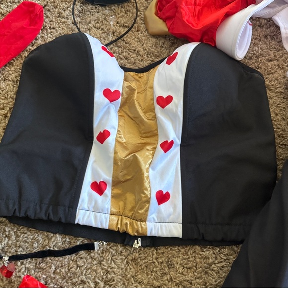 Queen of Hearts Costume - Picture 6 of 16